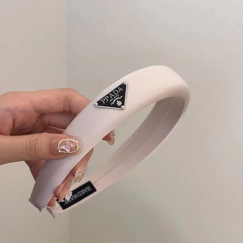새로운 2026 여성용 벨벳 헤어밴드 - 레트로 와이드 - Women Accessories Logo 리뷰 및 가격